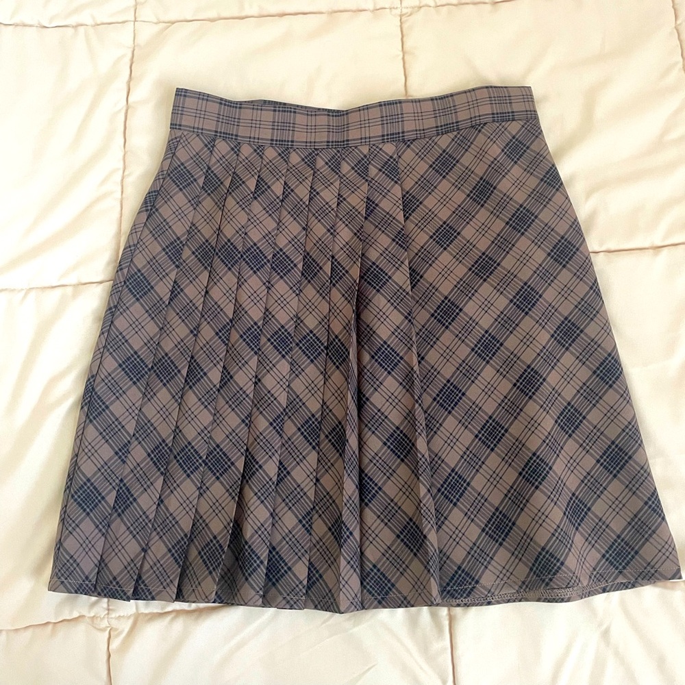Like new pleated skirt